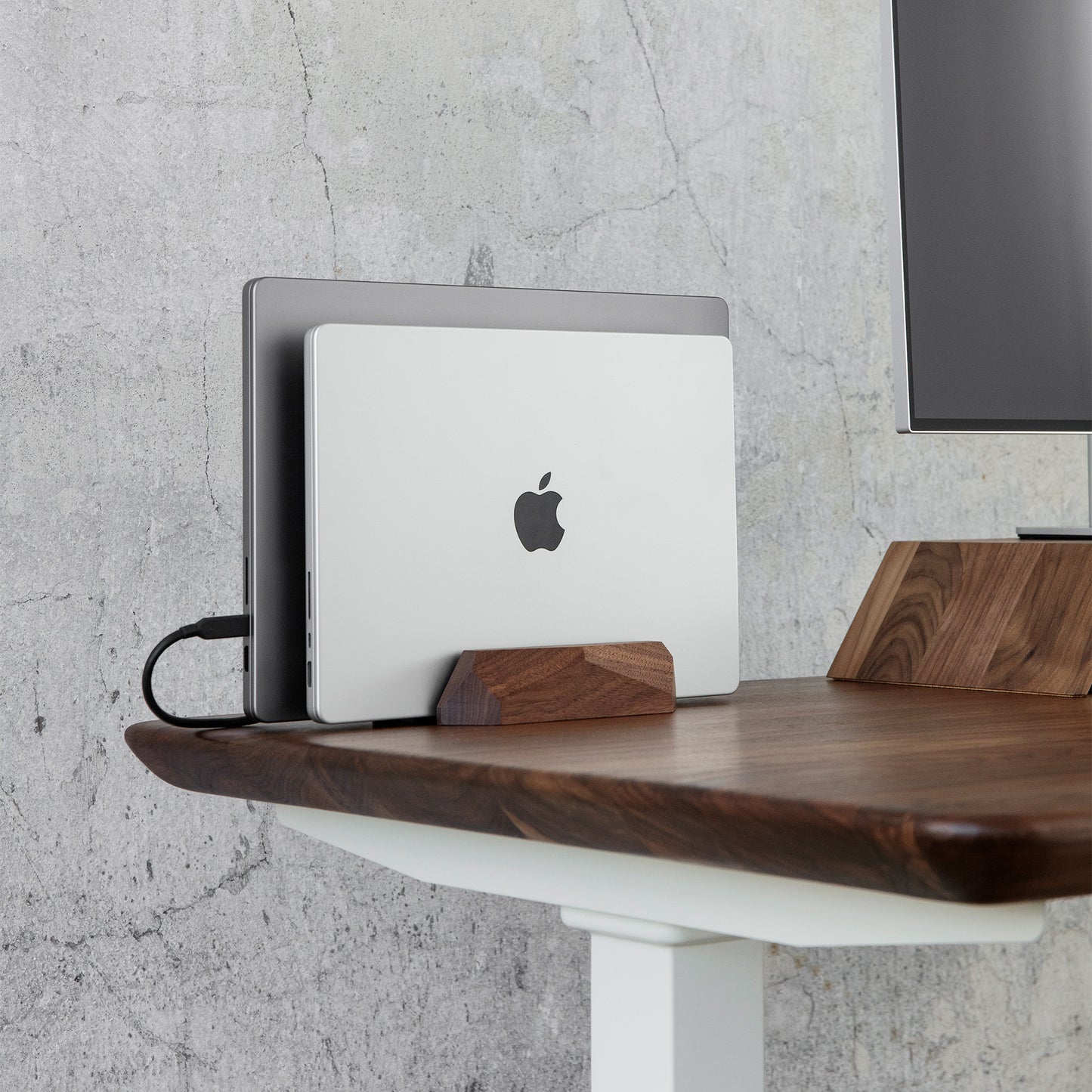 Oakywood Dual Laptop Dock, Walnut