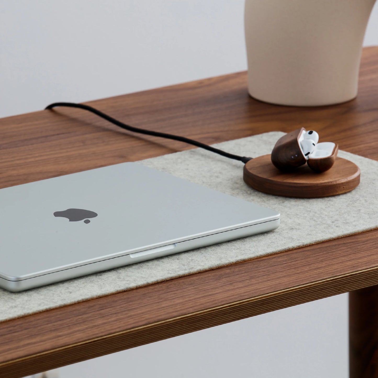 Oakywood Slim Charging Pad, Walnut