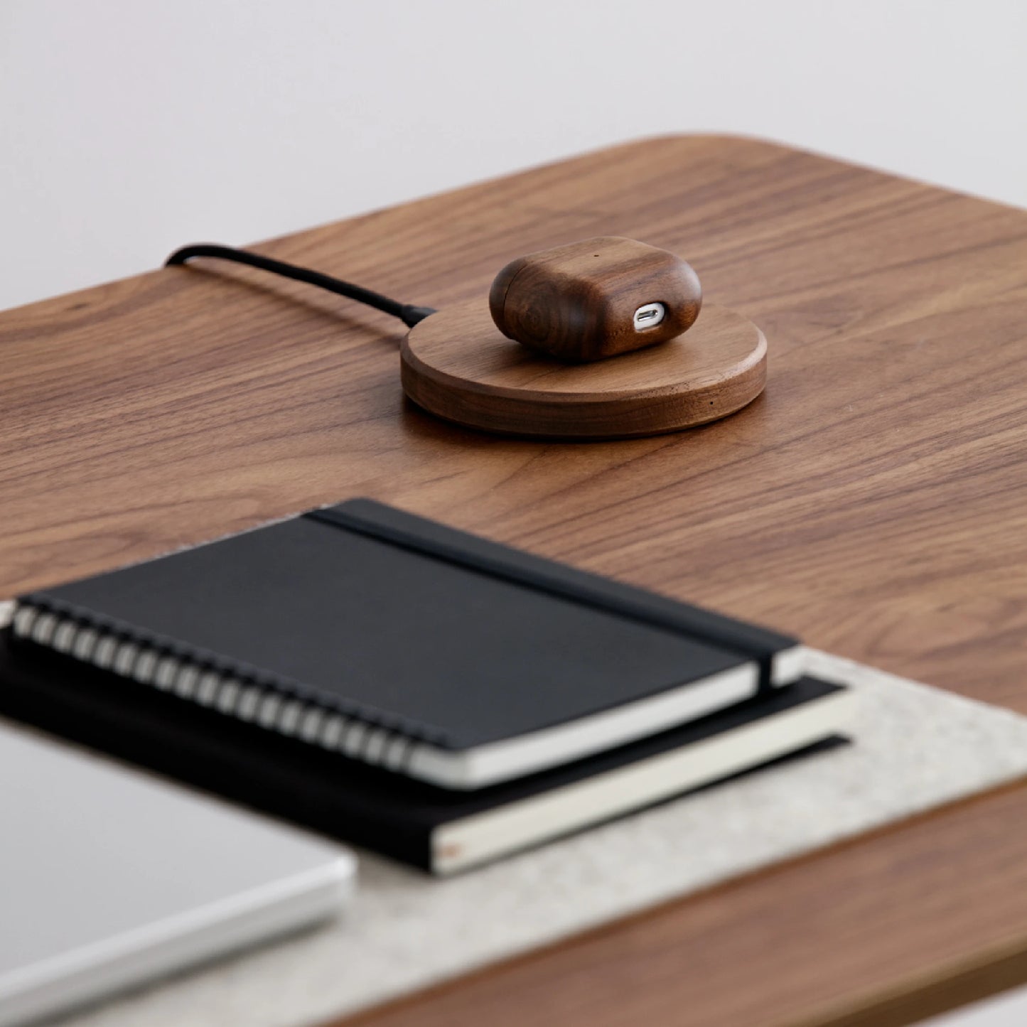 Oakywood Slim Charging Pad, Walnut