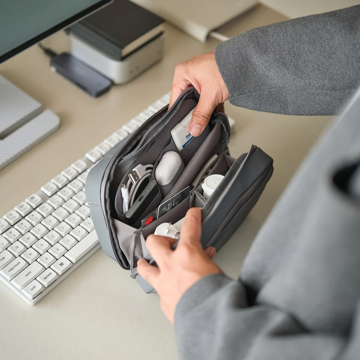 Orbitkey 2-in-1 Tech Pouch Limited Edition, Graphite