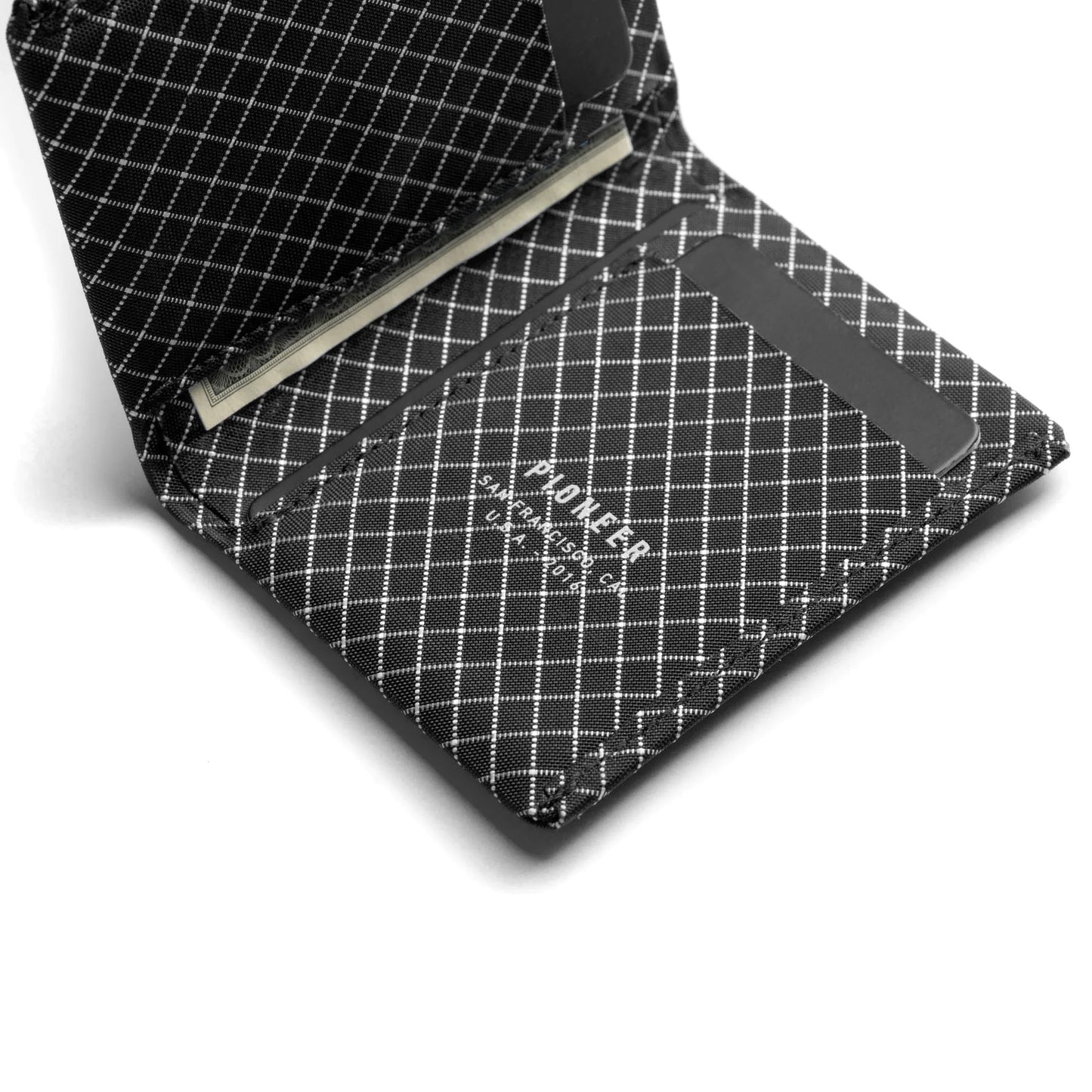 Pioneer Matter Bifold, Black White 10XD™