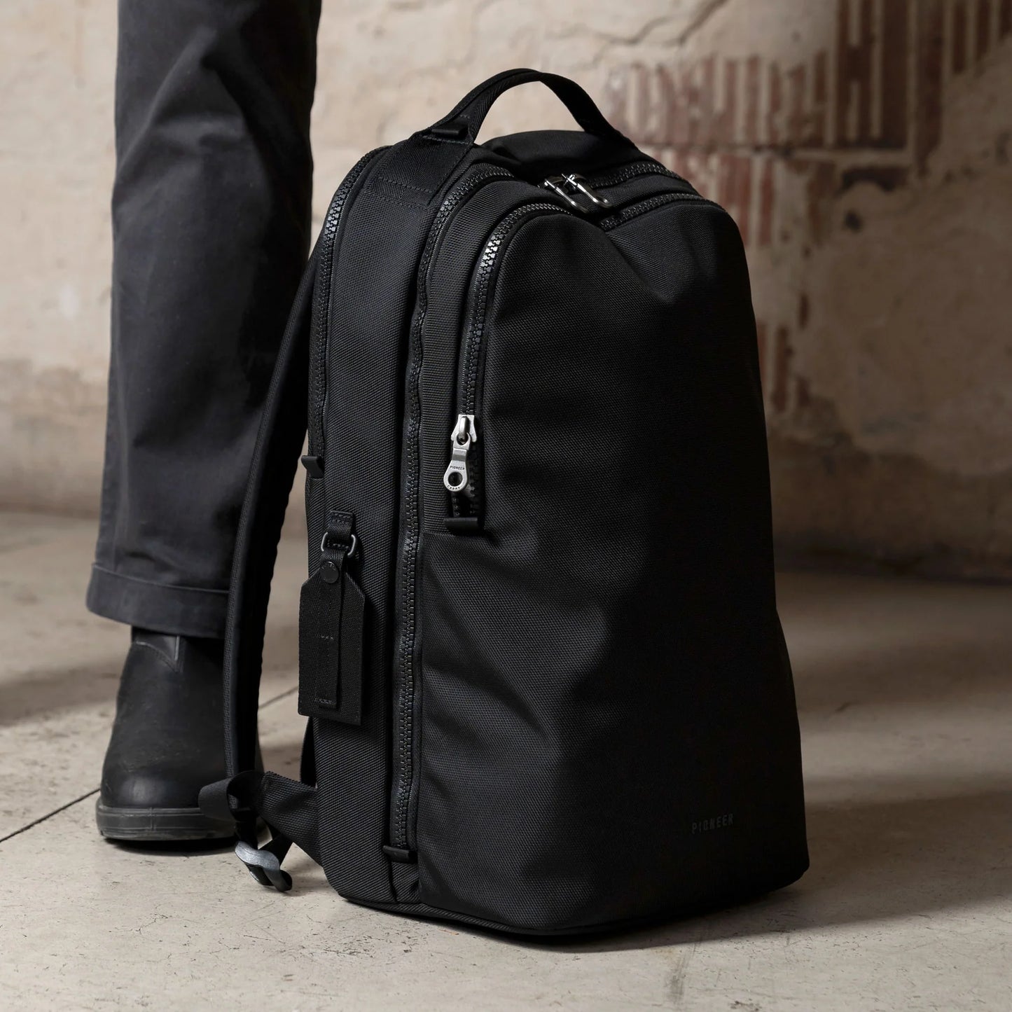 Pioneer Savant Pack, Black