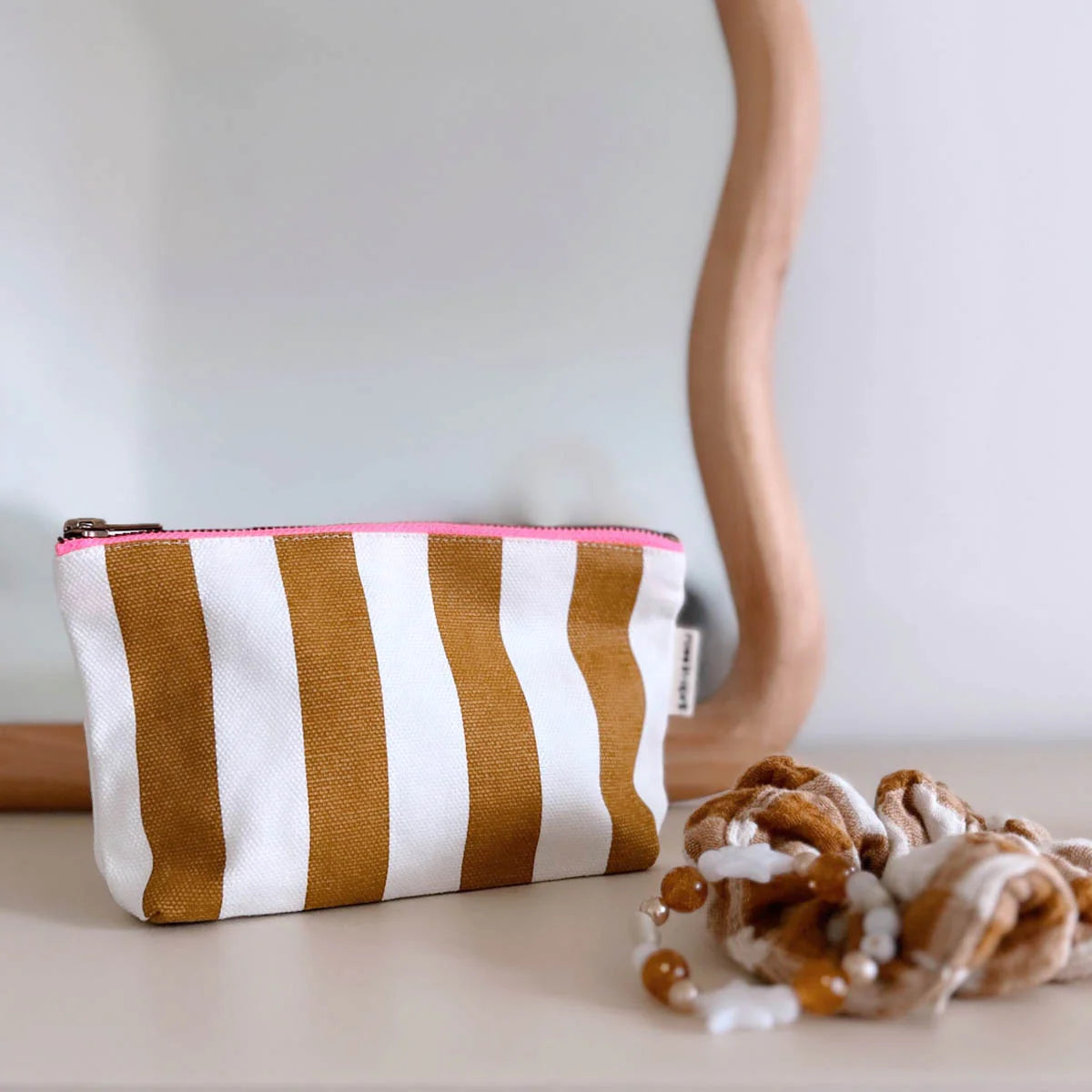 Rose in April Sofia Pouch Stripes, Caramel