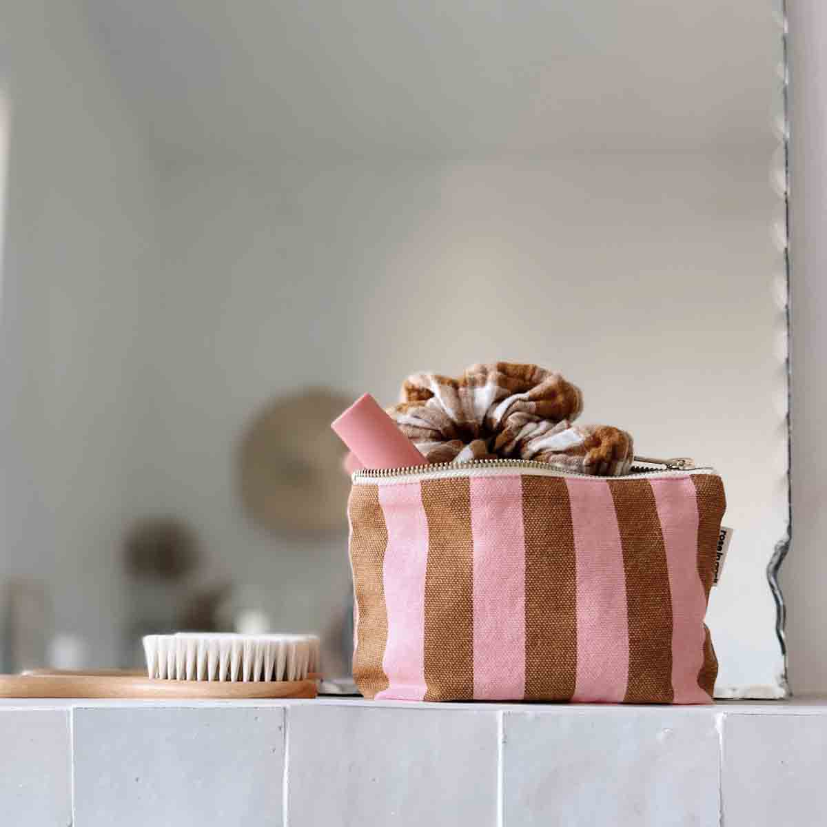 Rose in April Sofia Pouch Stripes, Strawberry / Caramel