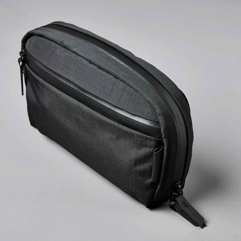 ALPAKA Toiletry Bag, Black