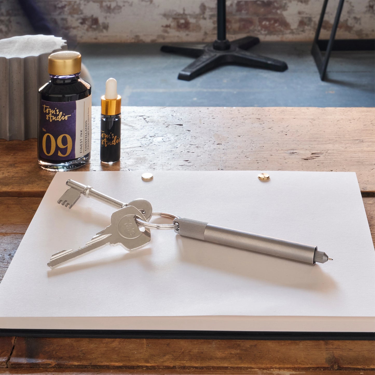 Tom’s Studio Lumos Mini Titanium (with loop lid)