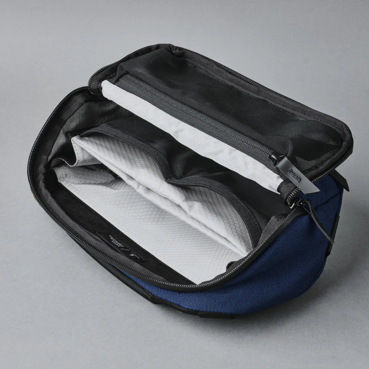 ALPAKA Vertex Pouch Axoflux 600D, Blue