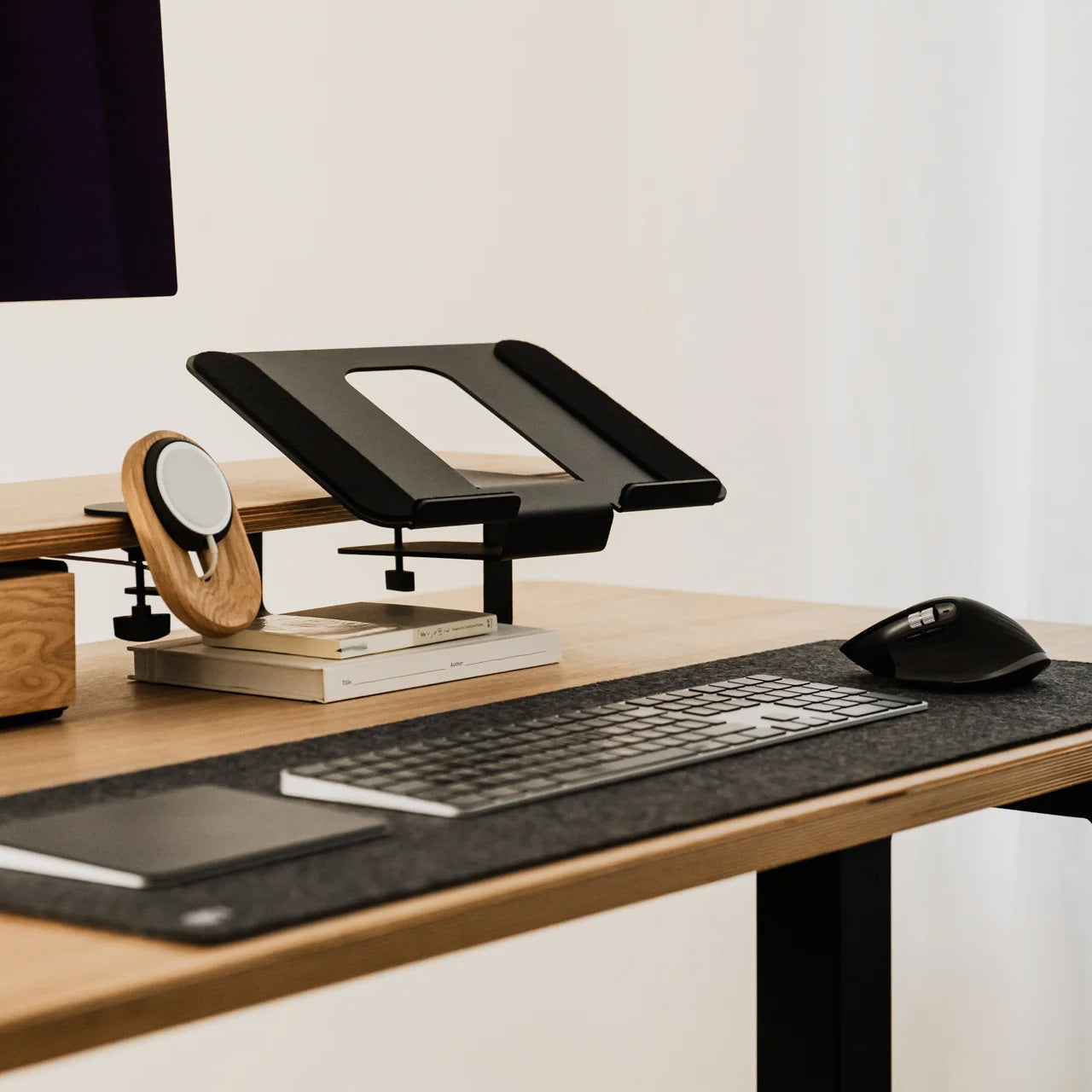 Oakywood Laptop Mount for Desk Shelf Large (15-16″), Black
