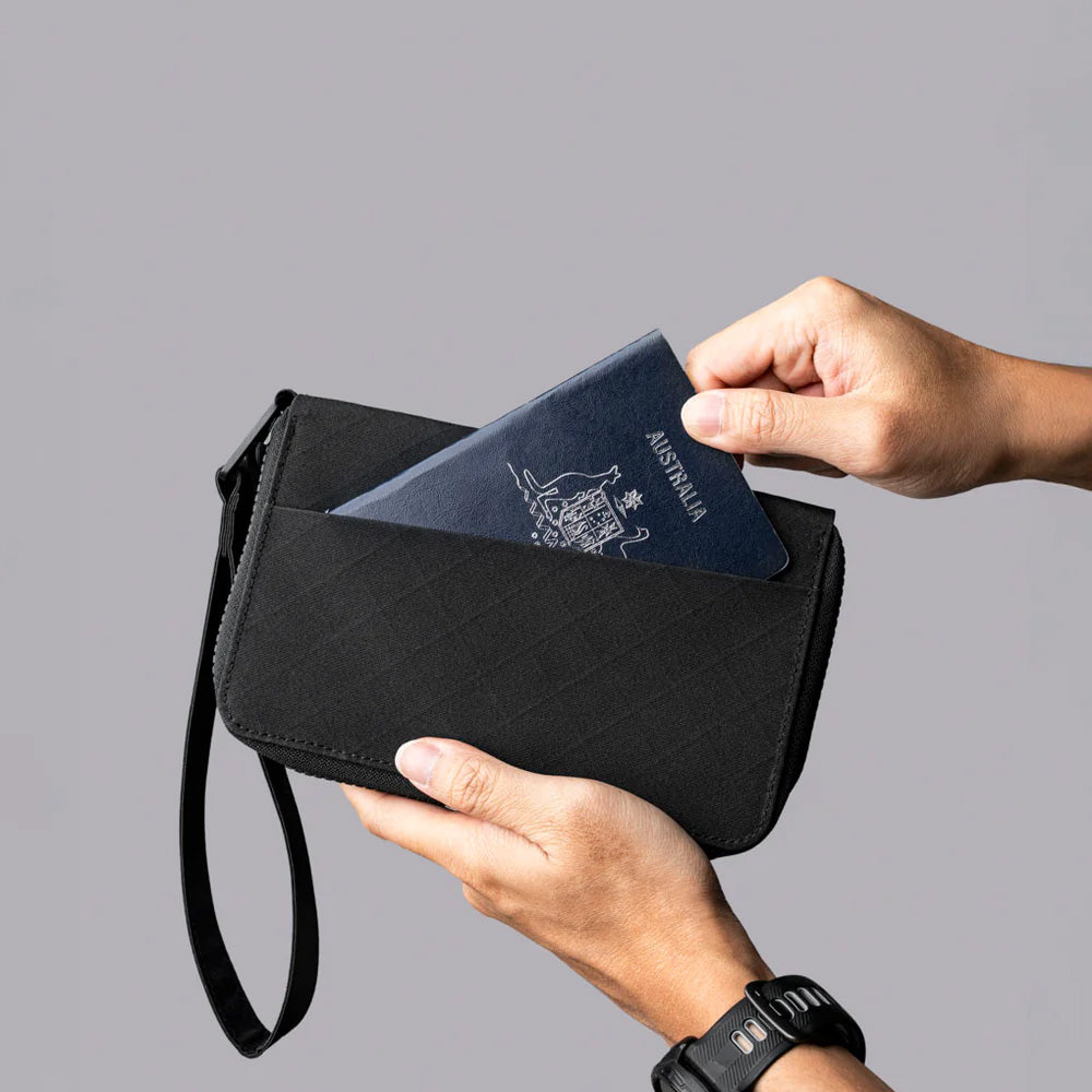 ALPAKA Zip Passport Wallet Axogrid 300D, Black