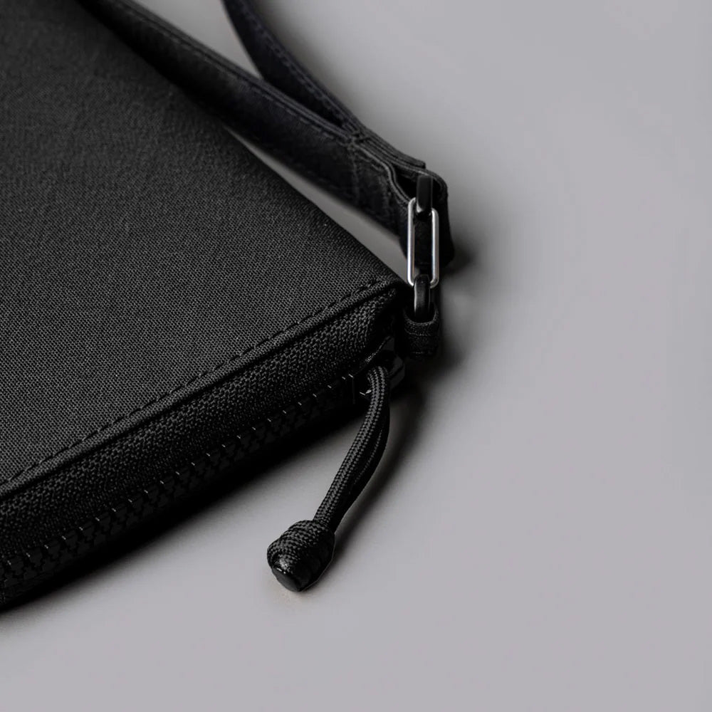 ALPAKA Zip Passport Wallet Axogrid 300D, Black