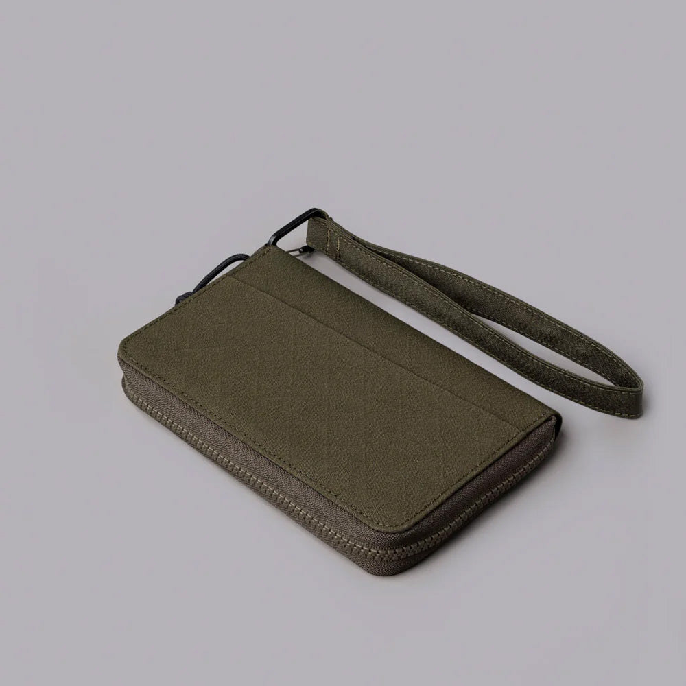 ALPAKA Zip Passport Wallet Axogrid 300D, Army Green