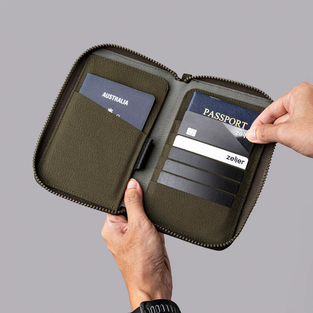 ALPAKA Zip Passport Wallet Axogrid 300D, Army Green