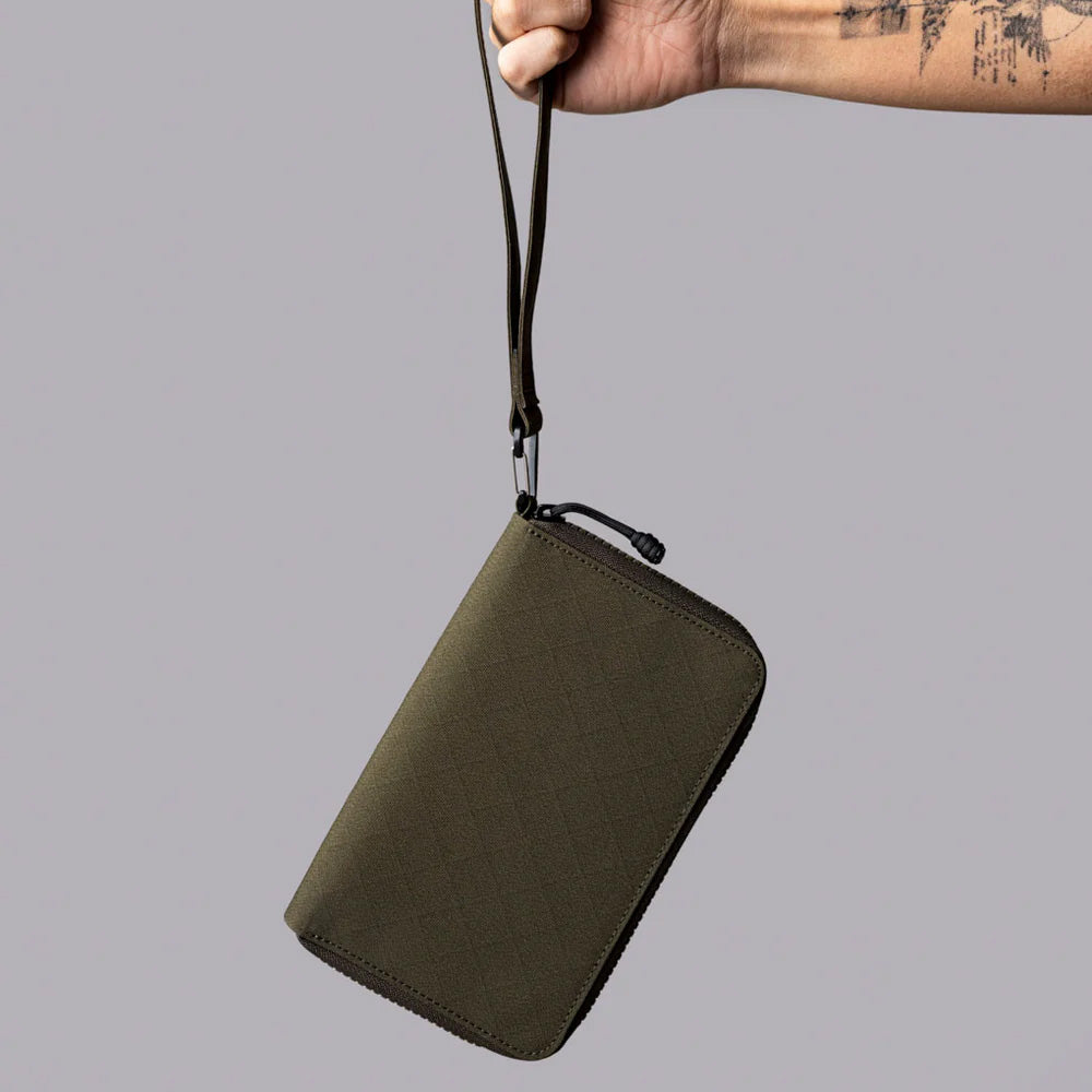 ALPAKA Zip Passport Wallet Axogrid 300D, Army Green