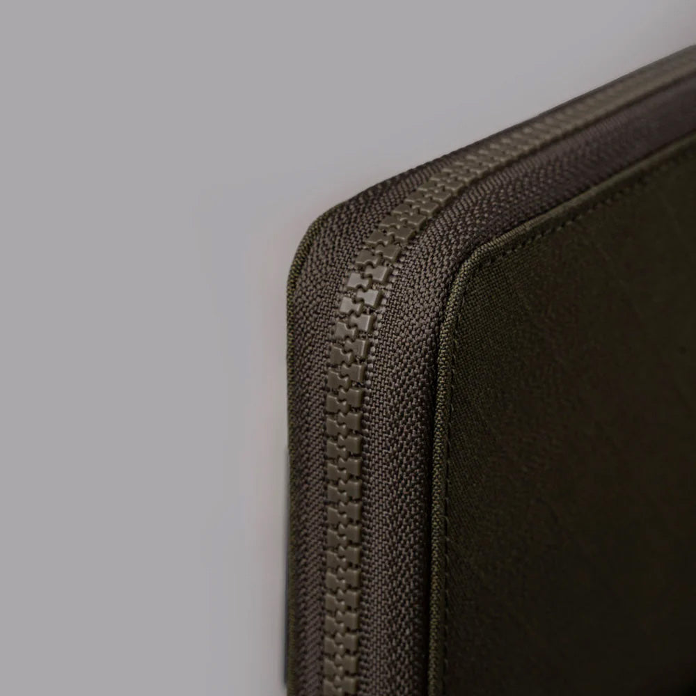 ALPAKA Zip Passport Wallet Axogrid 300D, Army Green
