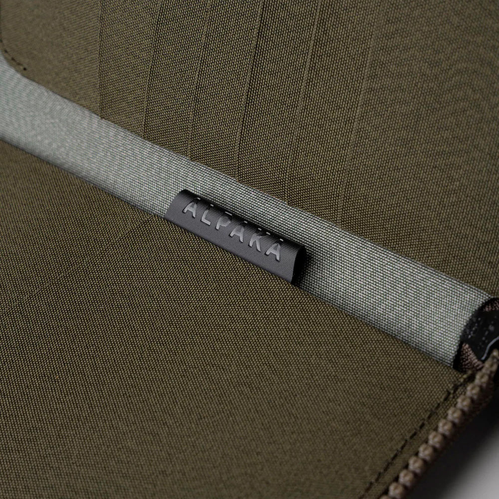 ALPAKA Zip Passport Wallet Axogrid 300D, Army Green