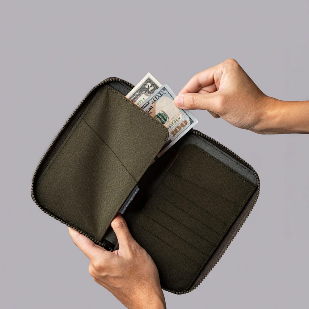 ALPAKA Zip Passport Wallet Axogrid 300D, Army Green