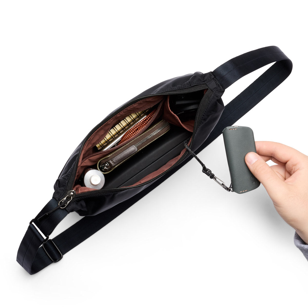 Bellroy Laneway Crescent Bag 2.5L, Ink