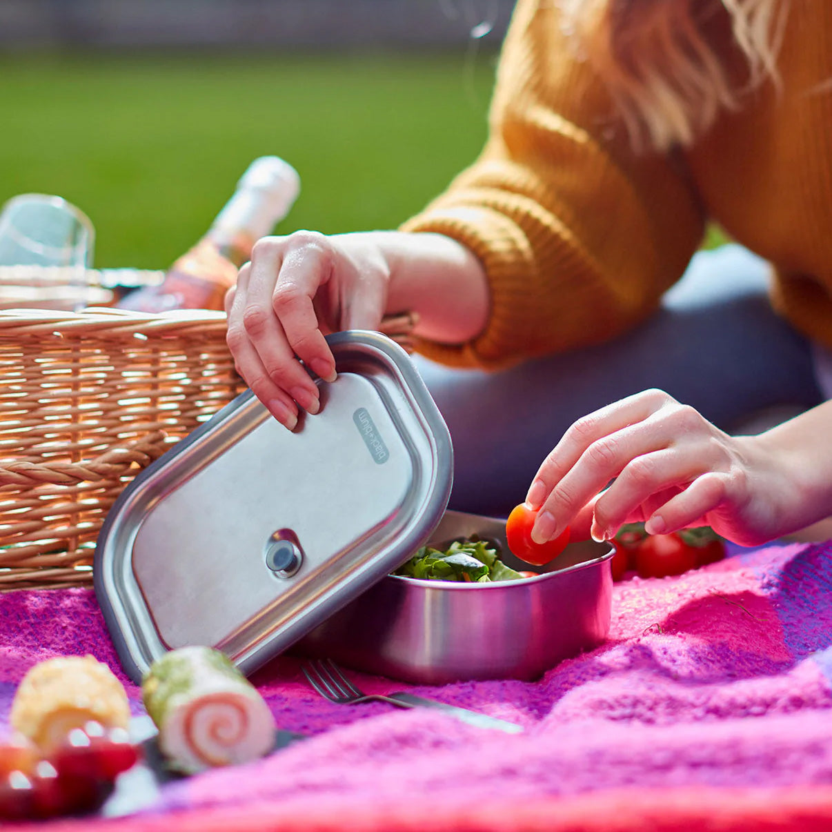 Black + Blum Stainless Steel Lunch Box Large, Olive