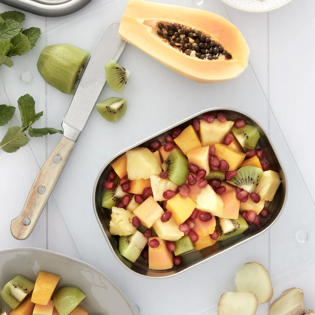 Black + Blum Stainless Steel Lunch Box Regular, Olive