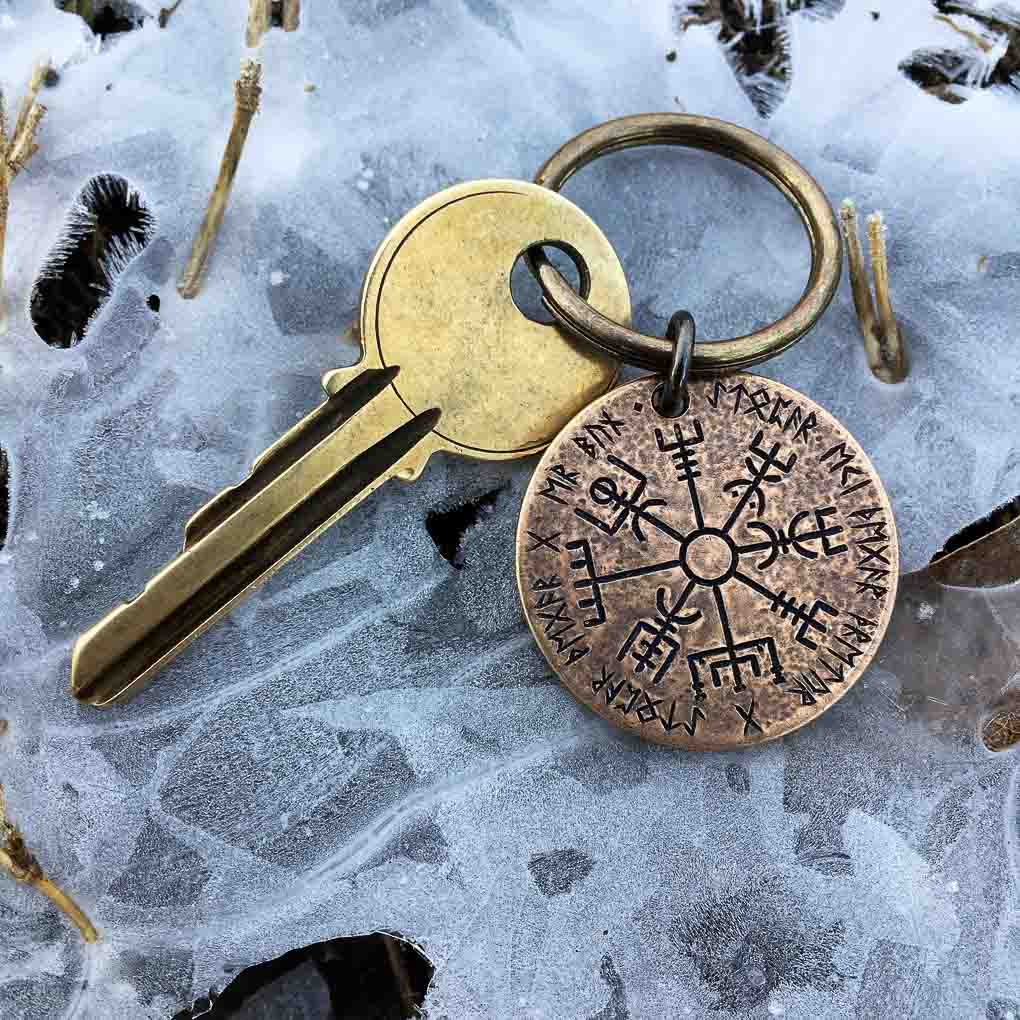 Shire Post Mint Vegvsir Wayfinder Bronze Keychain