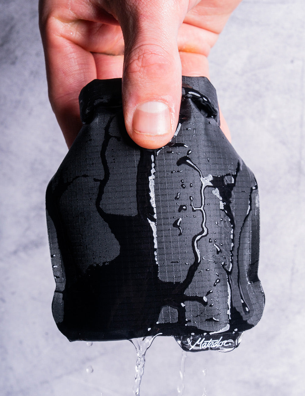 Matador FlatPak Soap Bar Case V2, Charcoal, detalj og bruk