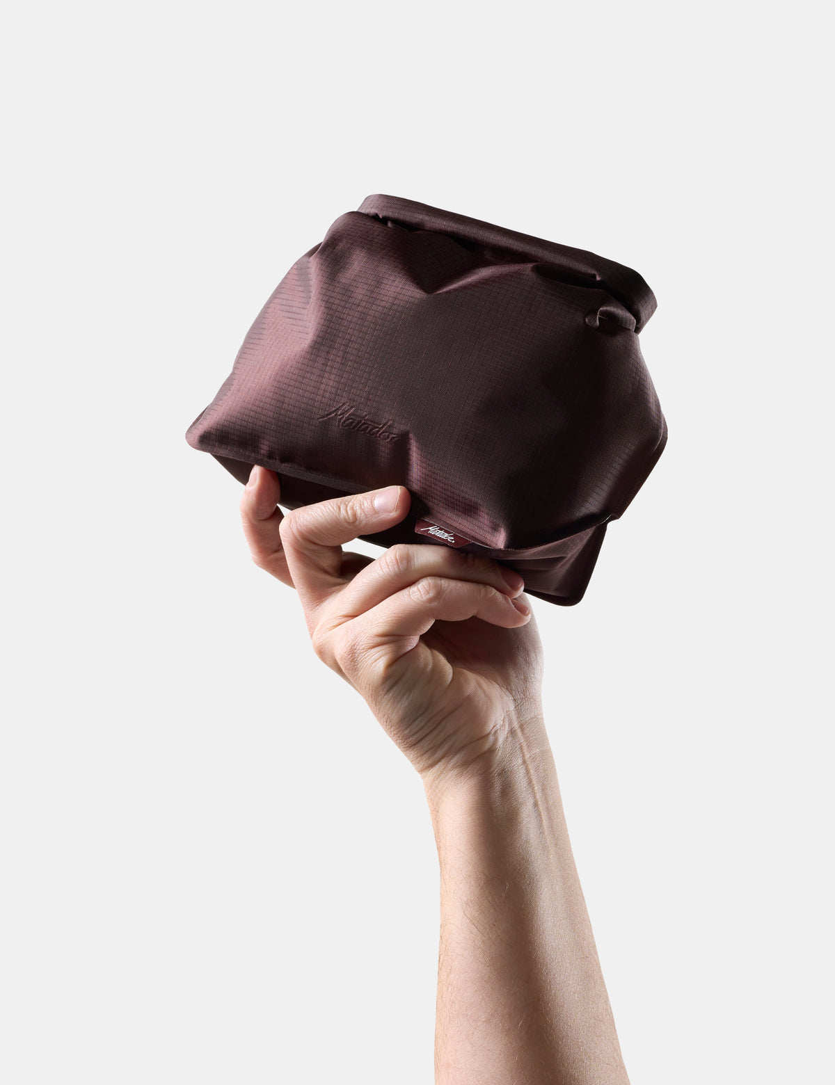 Matador FlatPak Waterproof Toiletry Case V2, Garnet, produkt- og bruksbilde 1