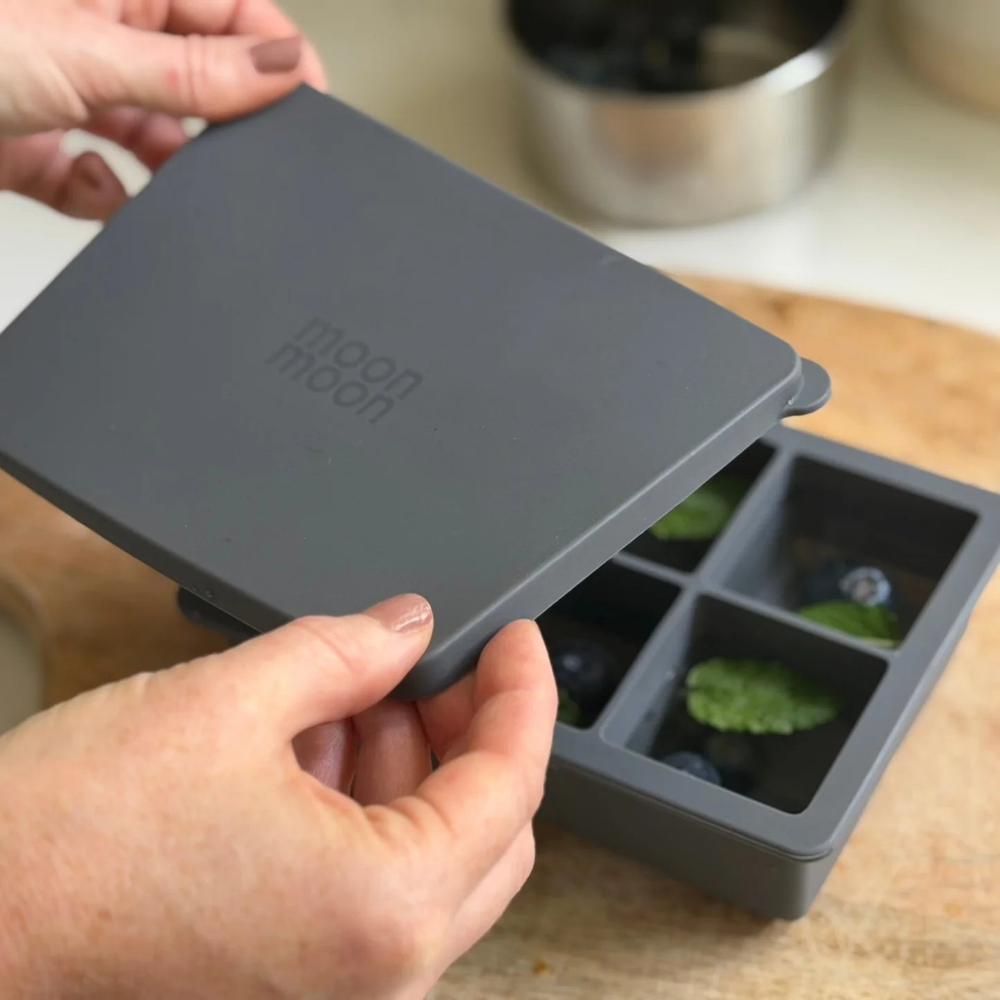 Moonmoon Giant Silicone Ice Cube Tray