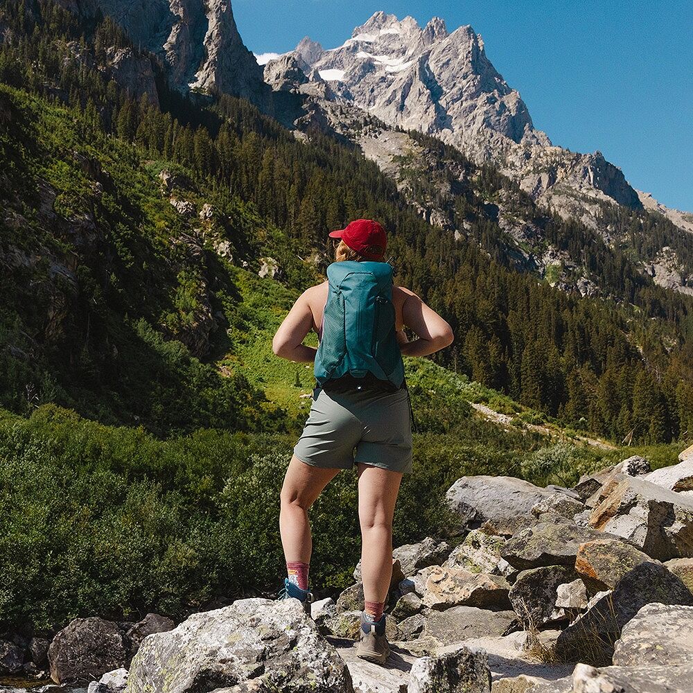 Osprey Hikelite™ LT 16 Hiking Backpack, Tundra Green