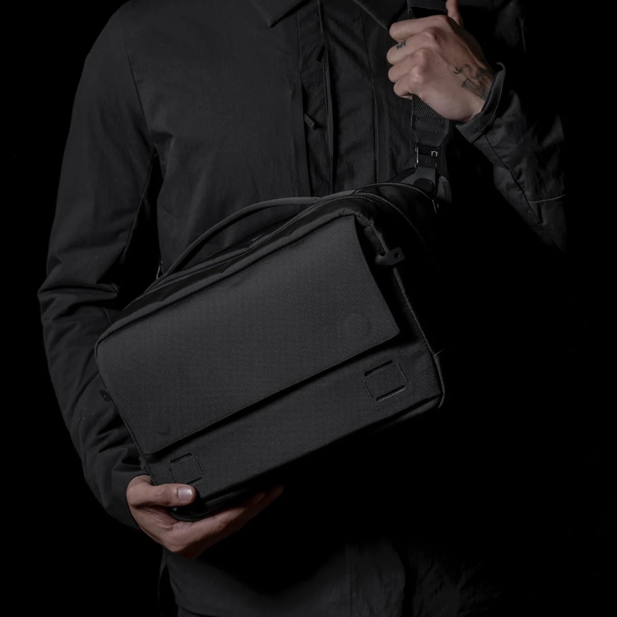 Black Ember Grip Sling 12 Embertex™ Pfas Free 12L, Jet Black