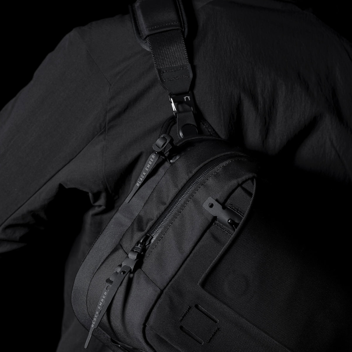 Black Ember Grip Sling 12 Embertex™ Pfas Free 12L, Jet Black