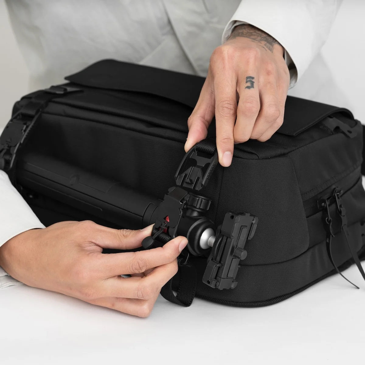 Black Ember Grip Sling 12 Embertex™ Pfas Free 12L, Jet Black