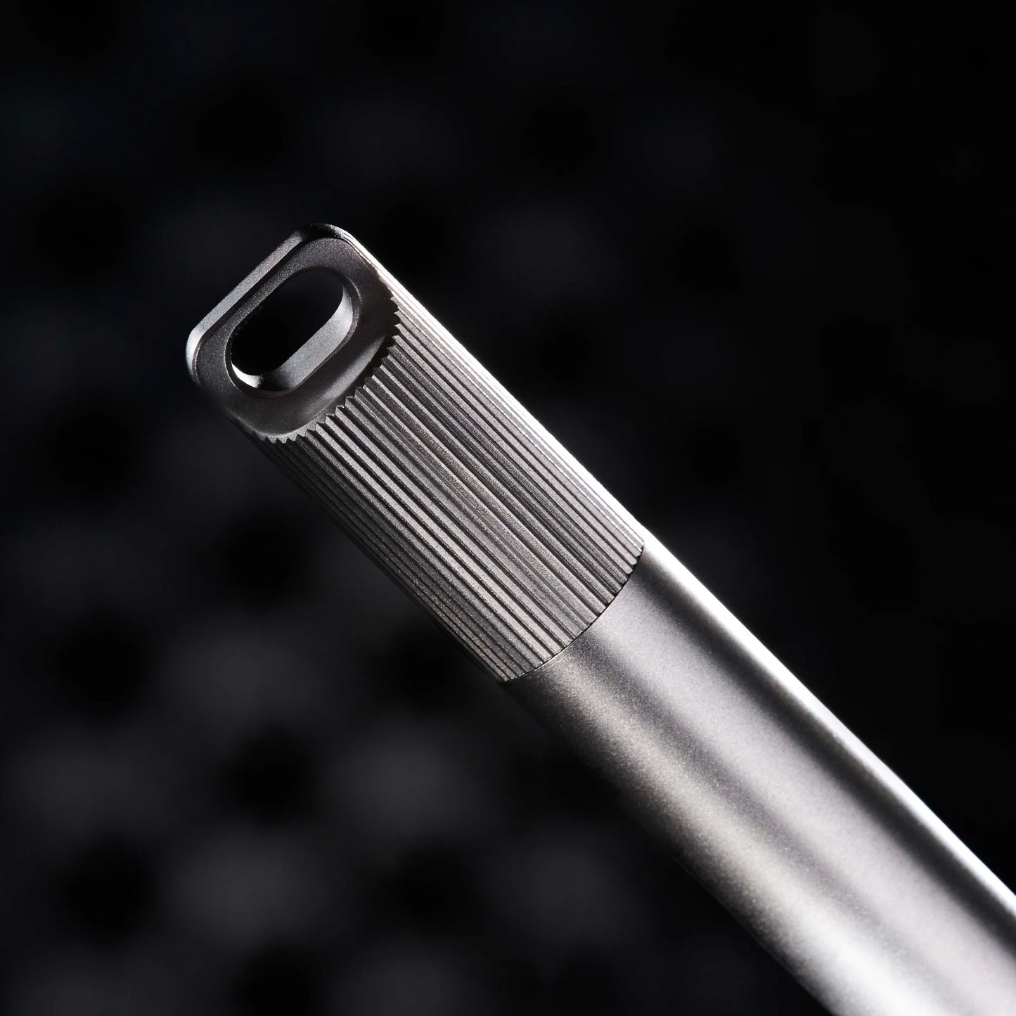 Tom’s Studio Lumos Mini Titanium (with loop lid)