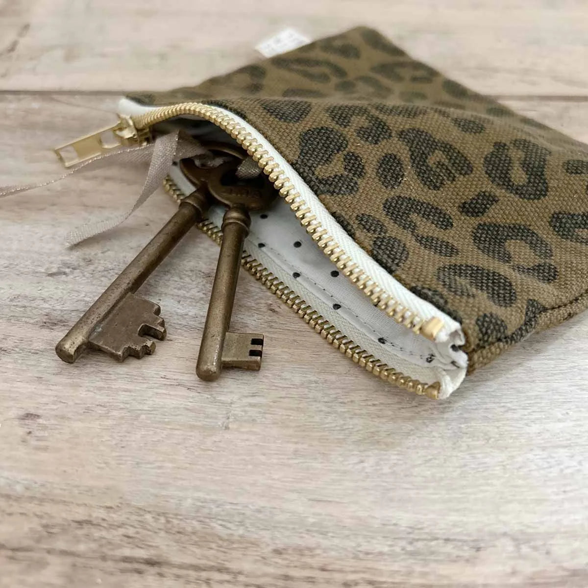 Rose in April Marie Purse Graou, Olive