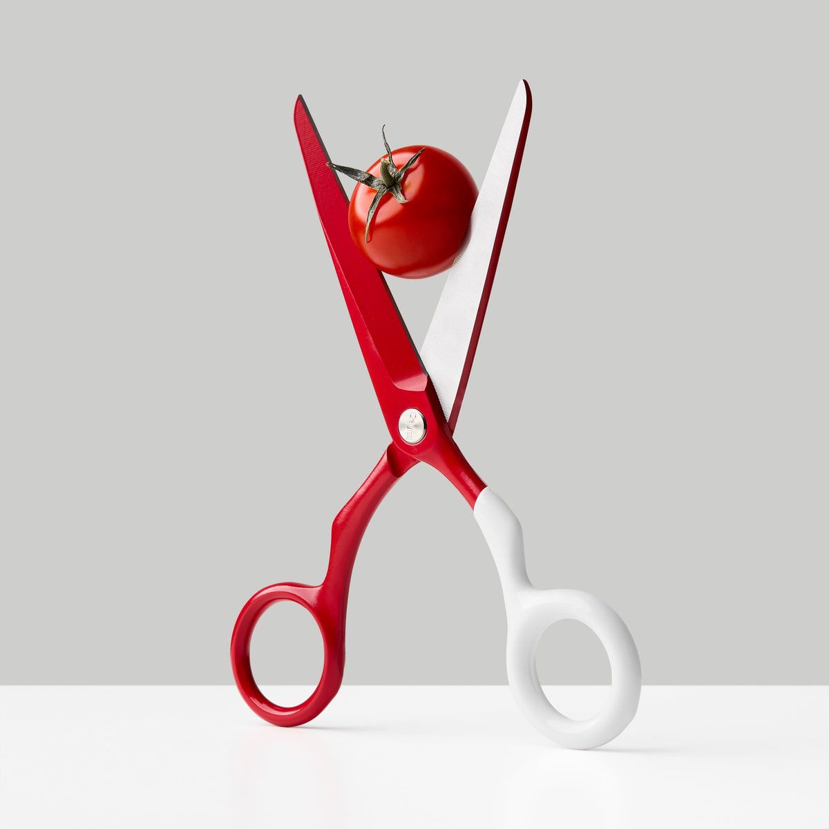 Craighill Spectra Scissors, Red + White, med tomat mellom bladene