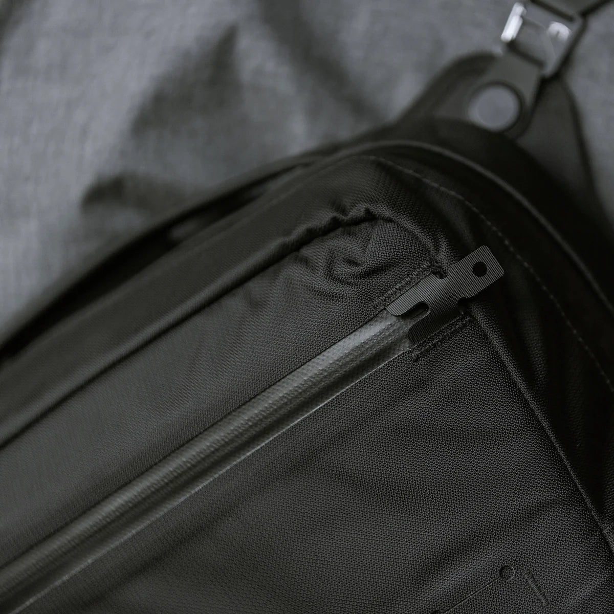 Black Ember Grip Sling 09 Embertex™ Pfas Free 9L, Jet Black