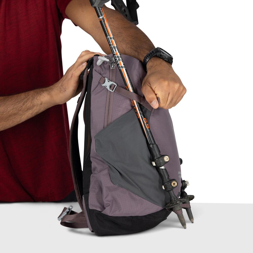 Osprey Sportlite™ 15 Hiking Backpack, Black