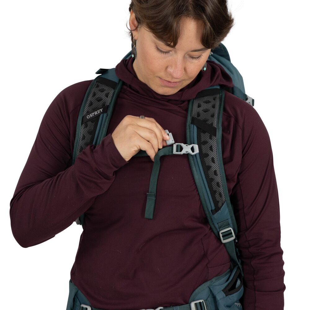Osprey Sportlite™ 30 Hiking Backpack, Olive Tan