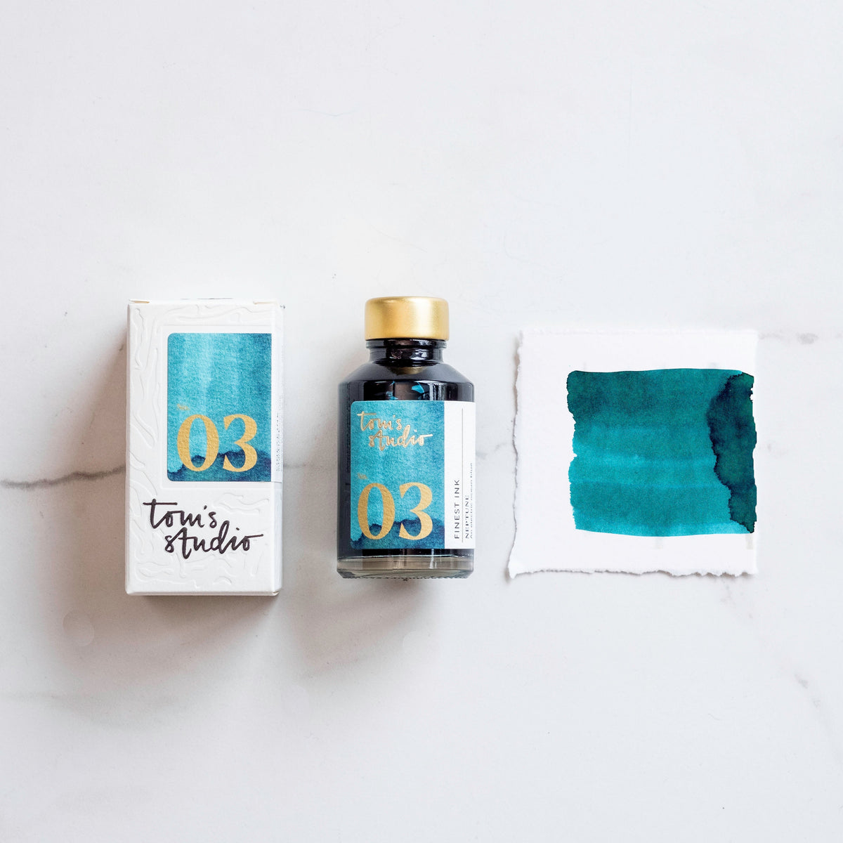Tom’s Studio Fountain Pen Ink, 03 Neptune, flaske, emballasje og fargeprøve