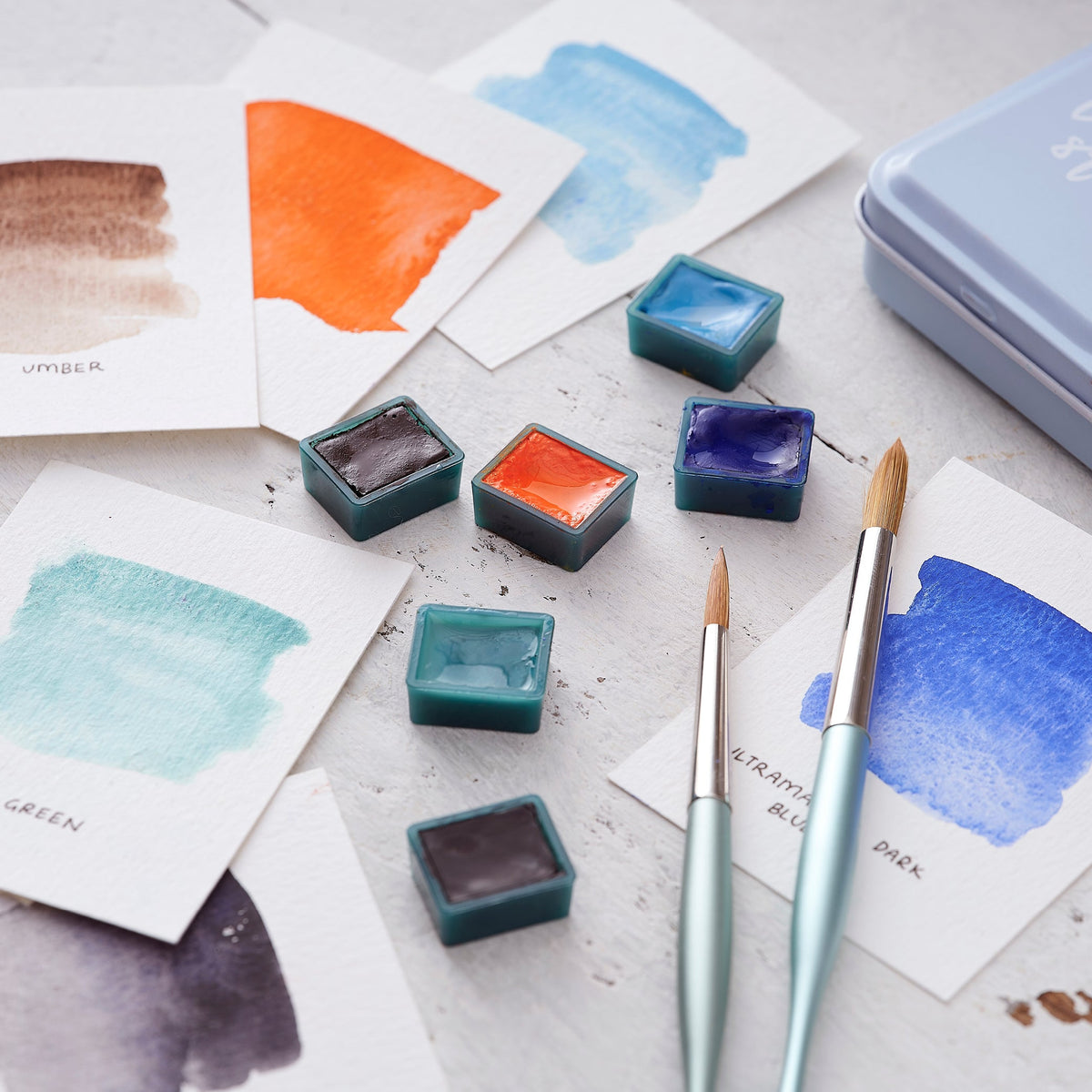 Tom’s Studio Seascape Watercolour Collection, akvarellfarger og reiseskrin i bruk