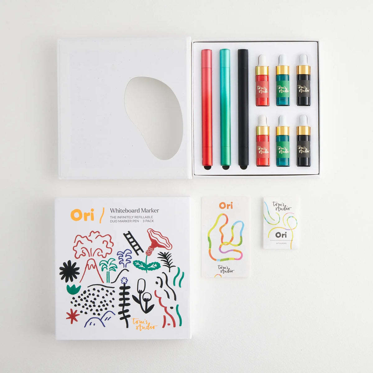 Tom’s Studio Ori Whiteboard Set (3 Pen), Red/Green/Matte Black, tre penner, blekk og tilbehør i emballasjen