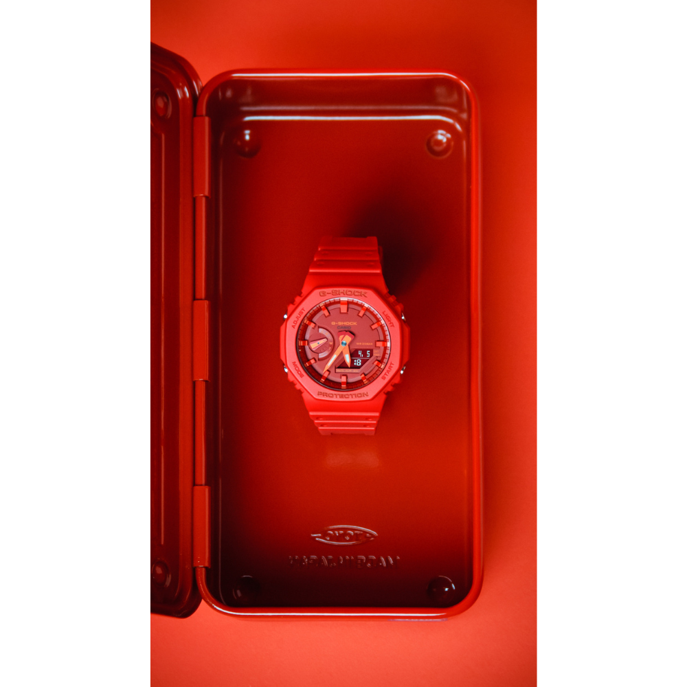Åpen TOYO STEEL T-190 Red med et armbåndsur