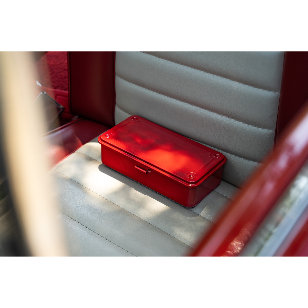 TOYO STEEL T-190 Red på bilsetet