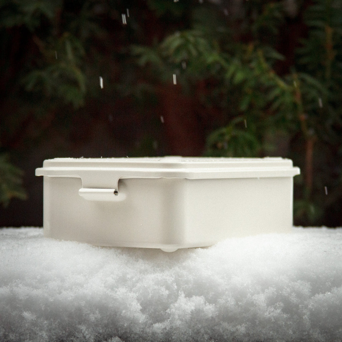 TOYO STEEL T-190 White stående i snø