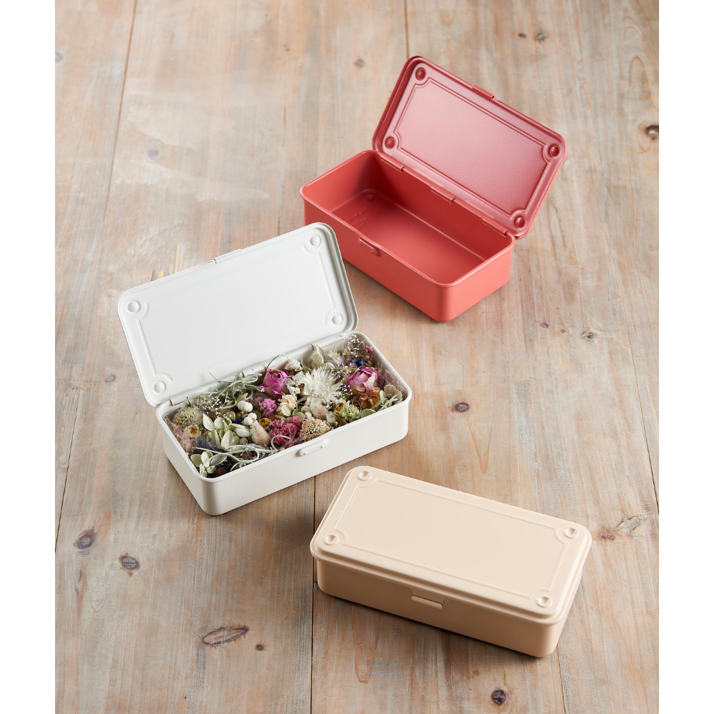 TOYO STEEL T-190 White med blomster sammen med bokser i andre farger
