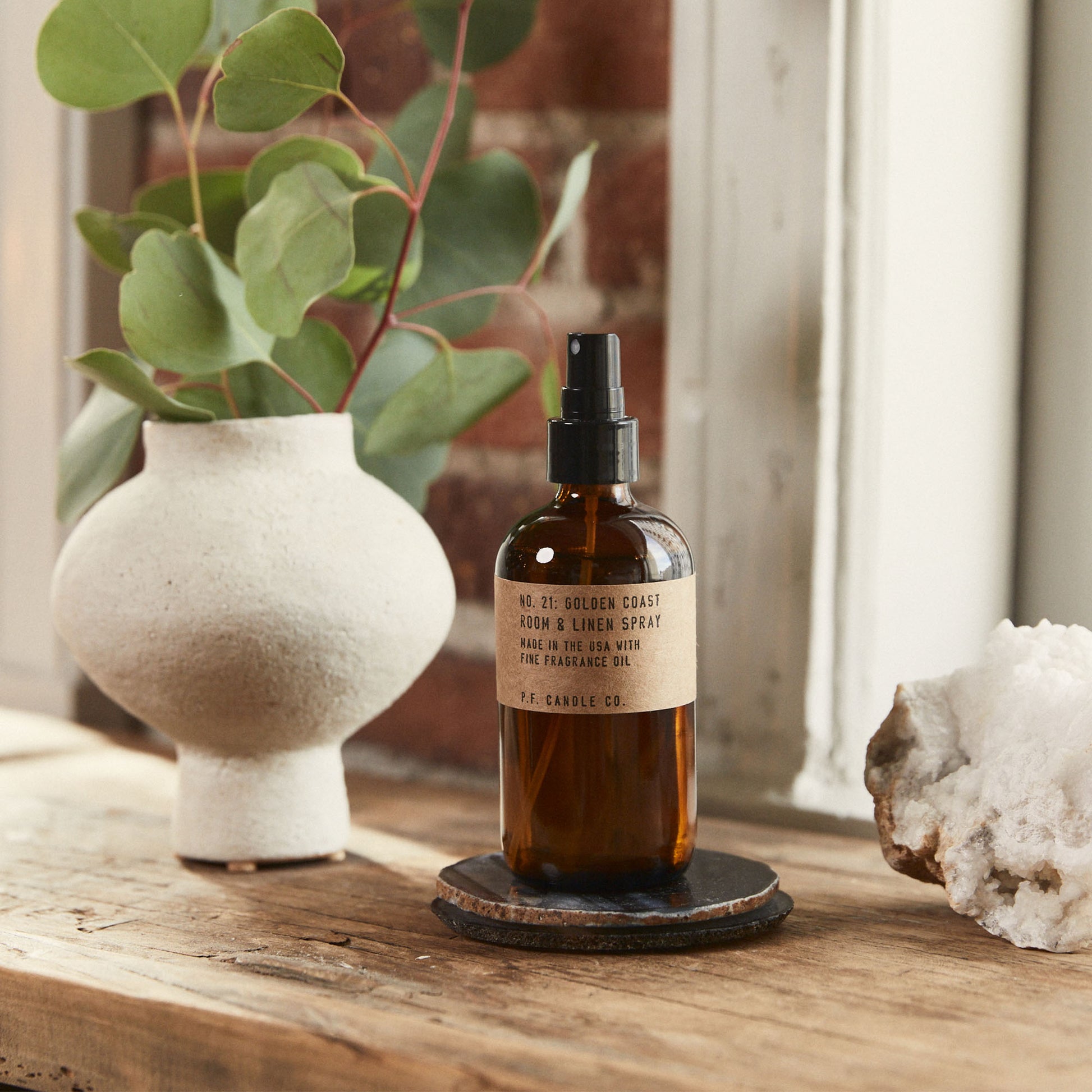 P.F. Candle Co. Room & Linen Spray, NO. 21 Golden Coast – Goodnotes.no